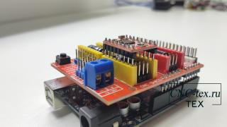 Arduino UNO, CNC shield v3 